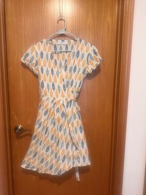 Wrap-Style Short Dress in Mustard and Teal